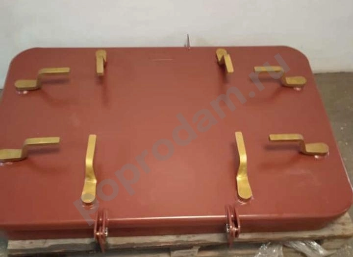 Люк судовой задраивание ручками плоский