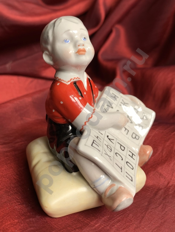 Мальчик с азбукой статуэтка ЛФЗ