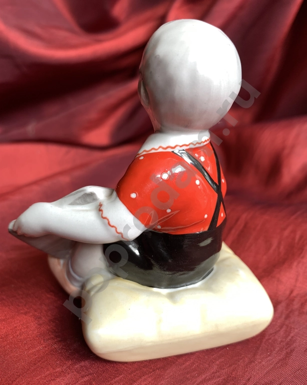 Мальчик с азбукой статуэтка ЛФЗ