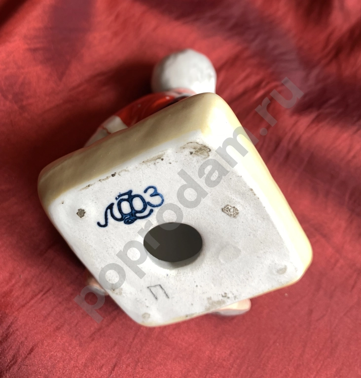 Мальчик с азбукой статуэтка ЛФЗ