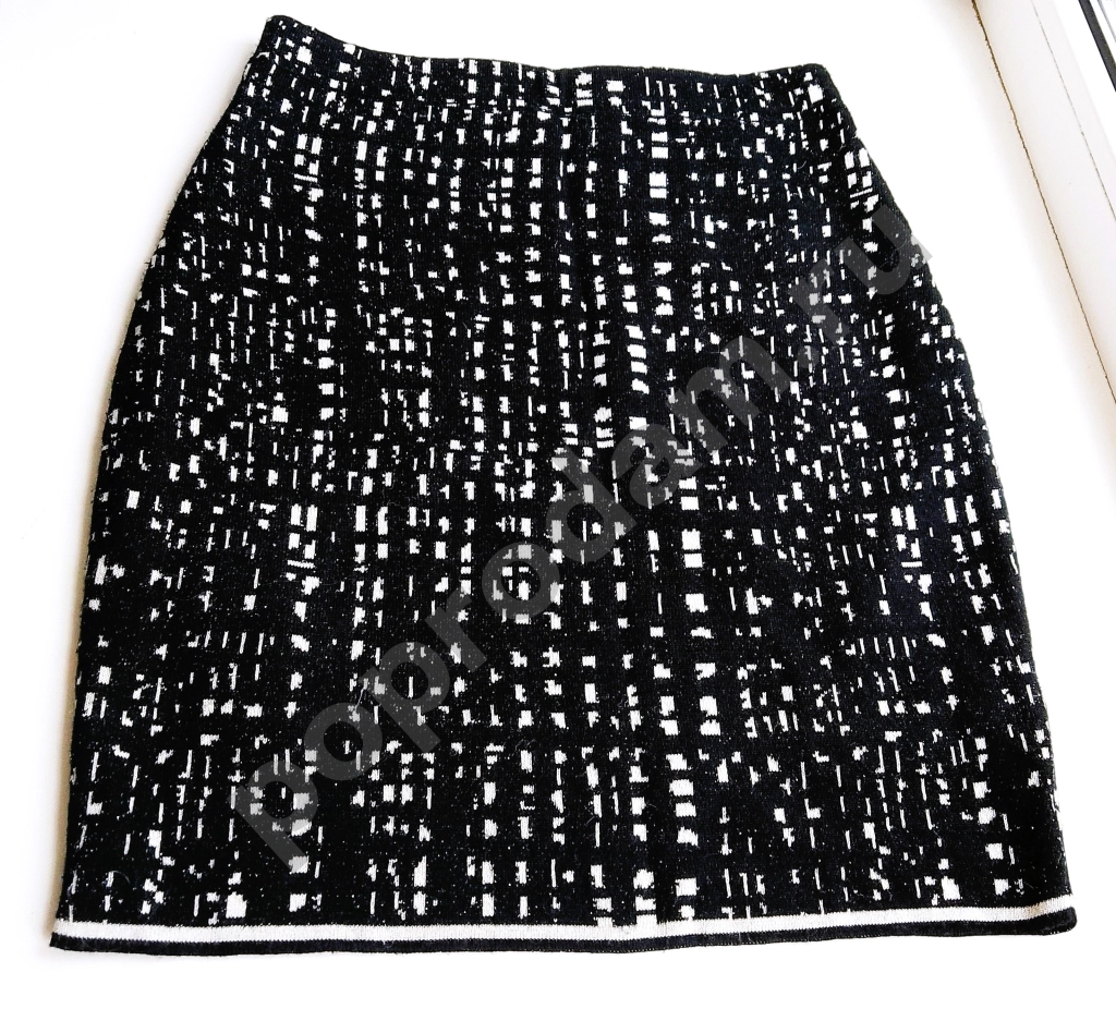 Юбка трикотажная черная. 44. Zarina