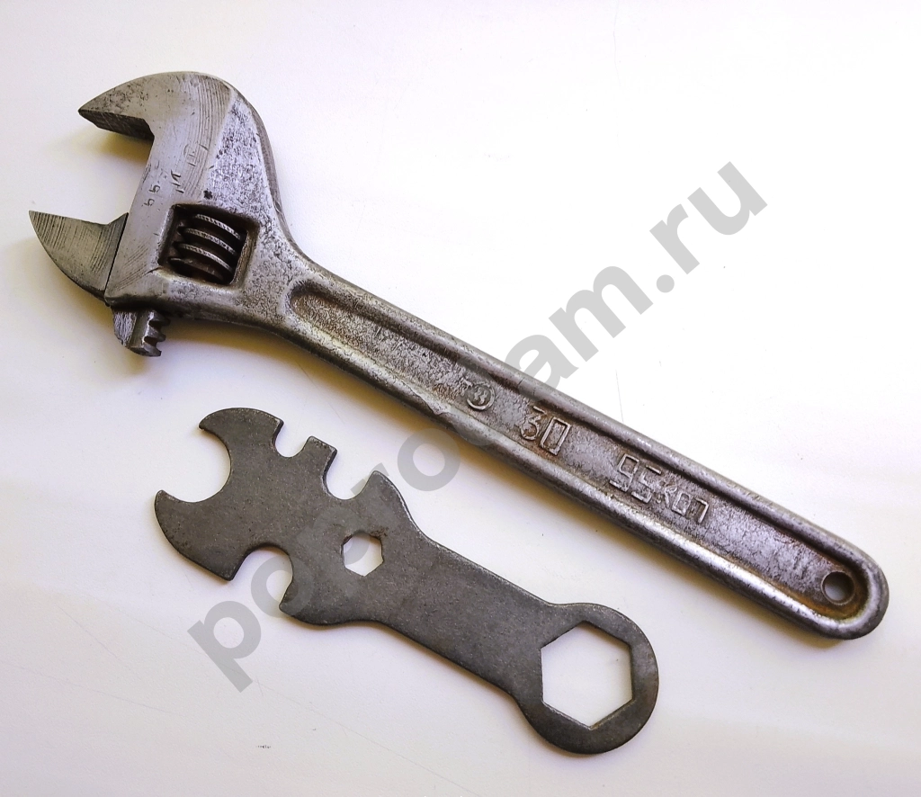 Разводной ключ на 30. СССР