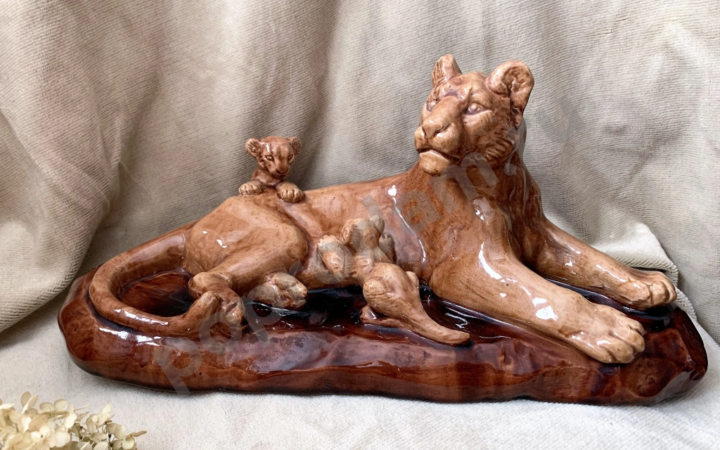 Львица и львята статуэтка Гжель