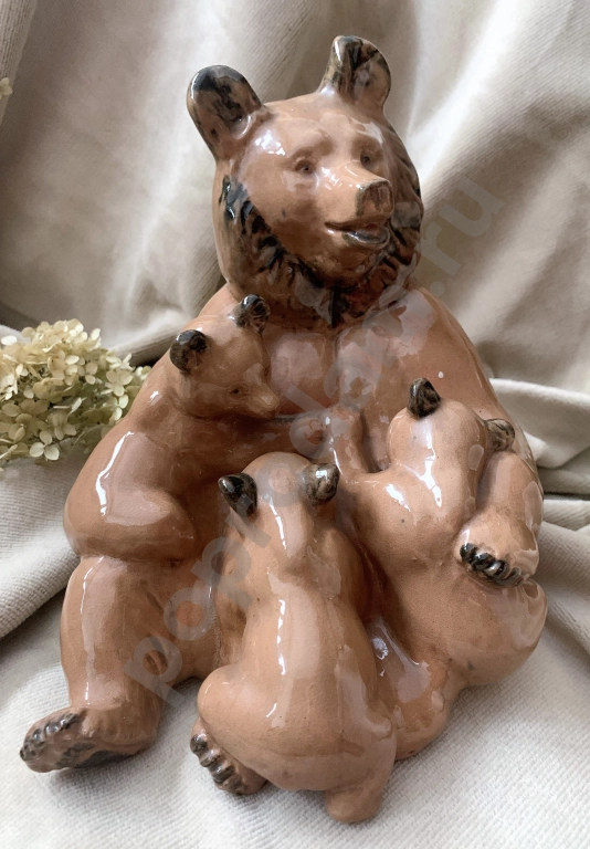 Медведица с медвежатами статуэтка Гжель