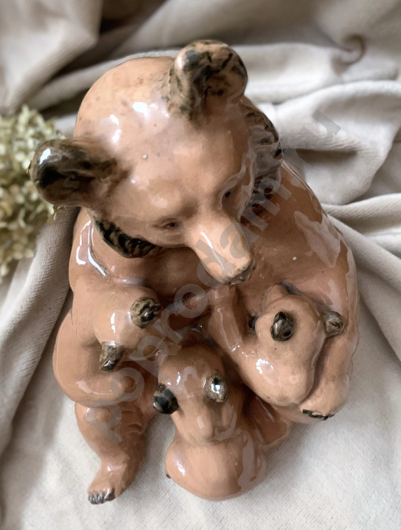 Медведица с медвежатами статуэтка Гжель