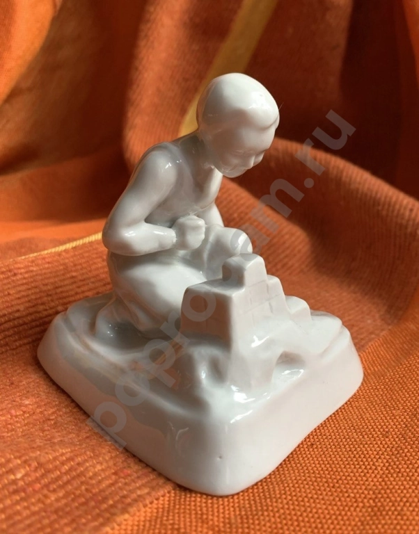 Мальчик с кубиками статуэтка ДФЗ