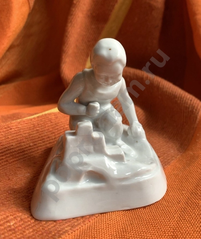 Мальчик с кубиками статуэтка ДФЗ