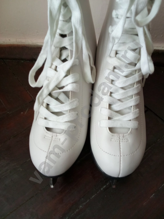 Коньки женские Kristina Larsen 41 р. Новые.