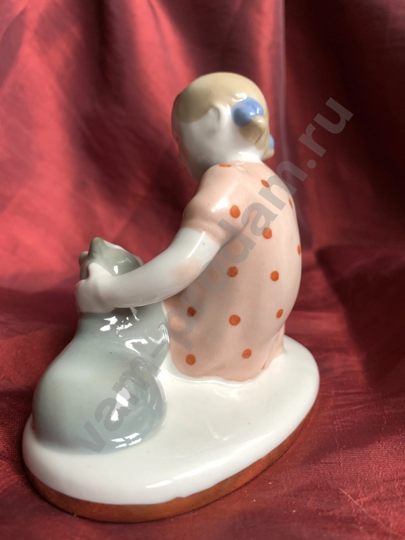 Девочка с кошкой статуэтка ЛФЗ 1950-е годы
