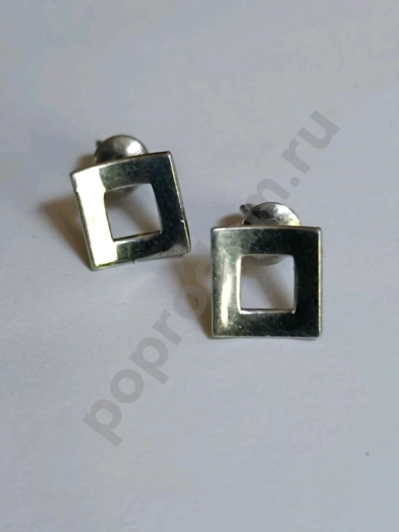 Серьги гвоздики. Серебро 925 пробы. Тризуб. На закрутках.