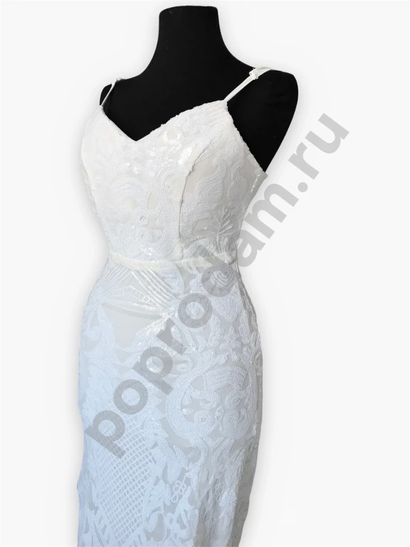 Нарядное белое блестящее платье в пол