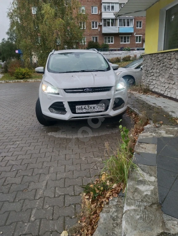 Продажа Ford Kuga, 2013 годКомплектация 1.6 EcoBoost (150 л/с) AT 4WD Titanium