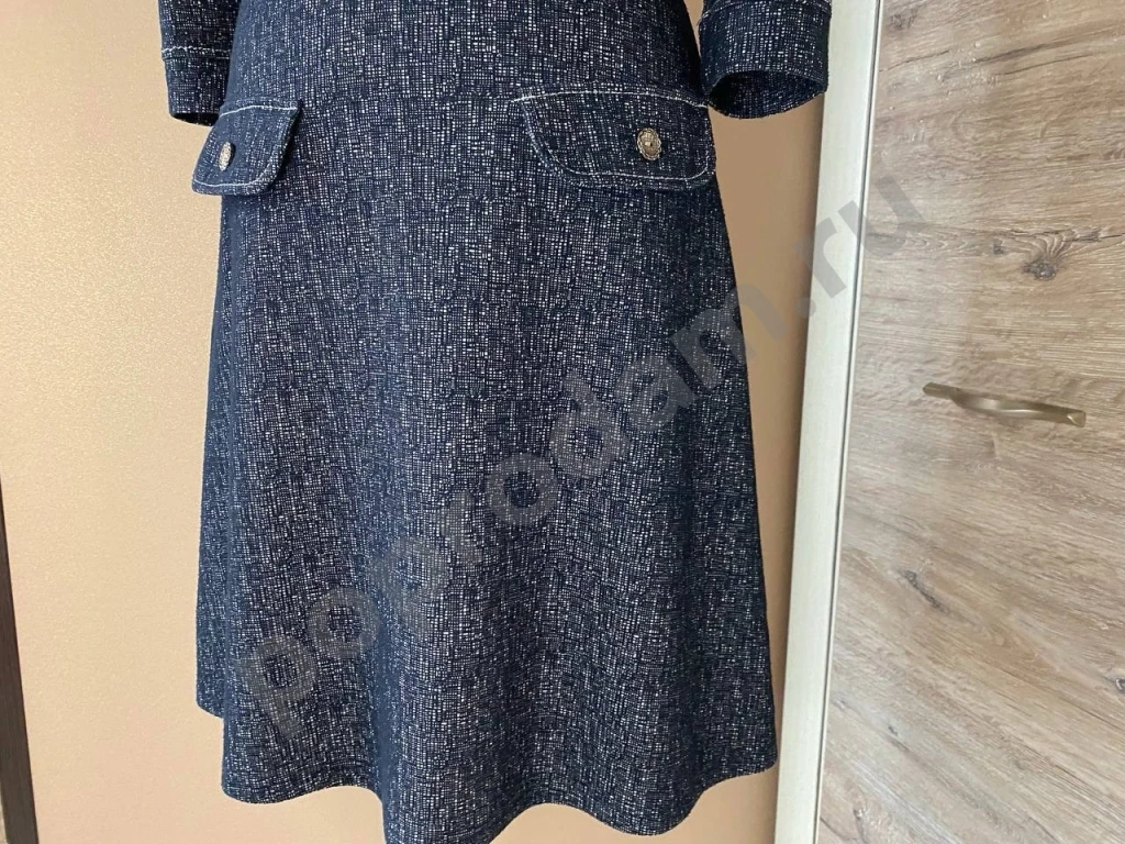 Серое платье офисное с пуговицами офисное 44-46