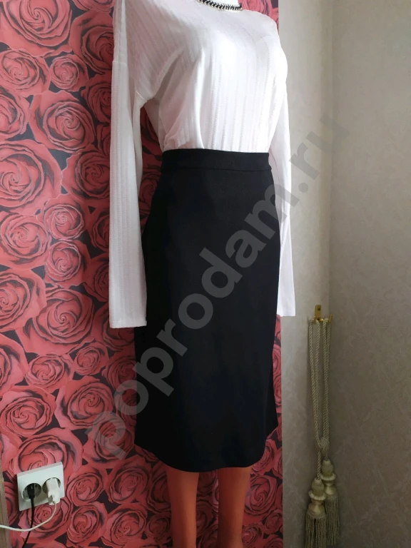 Юбка карандаш чёрная женская с разрезом на молнии новая