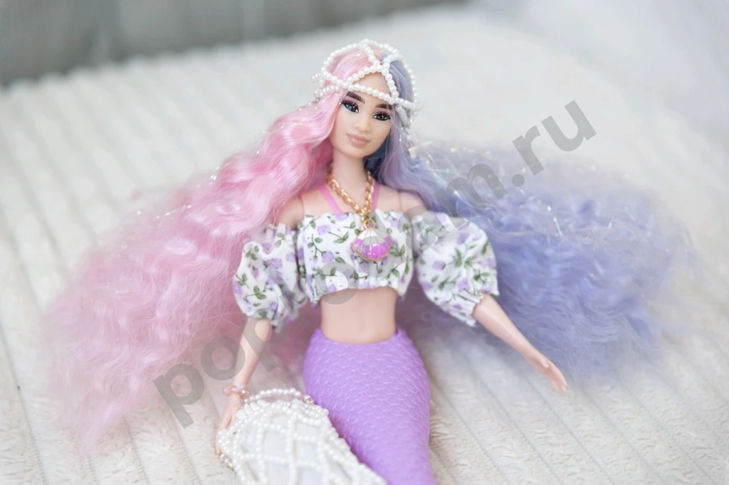 Барби Экстра 2 на теле русалки.