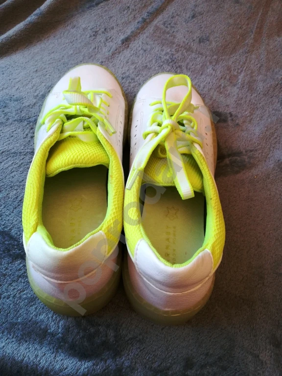 Кроссовки (кеды) Carnaby 40 р.