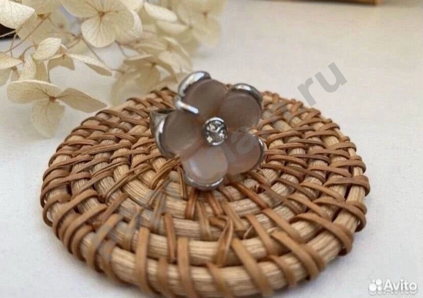 Розовое кольцо в виде цветка 17-17.5 перстень