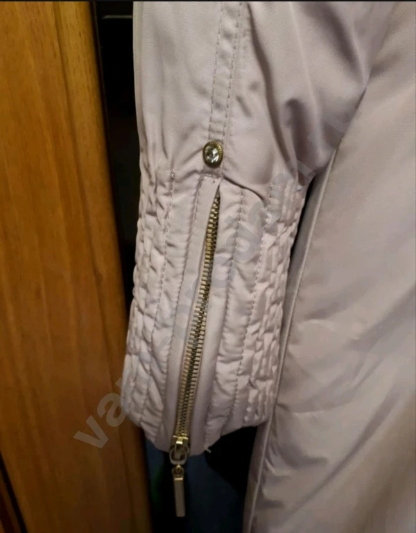 Пуховик женский р. 46-48