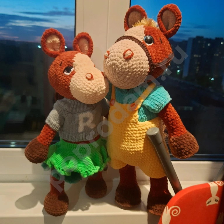 Вязание игрушек и мелкий ремонт одежды