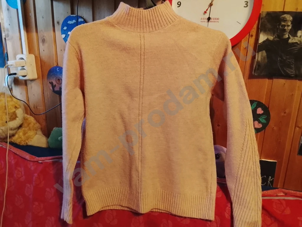 Свитер