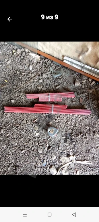 Труба дымохода и декоративный короб.