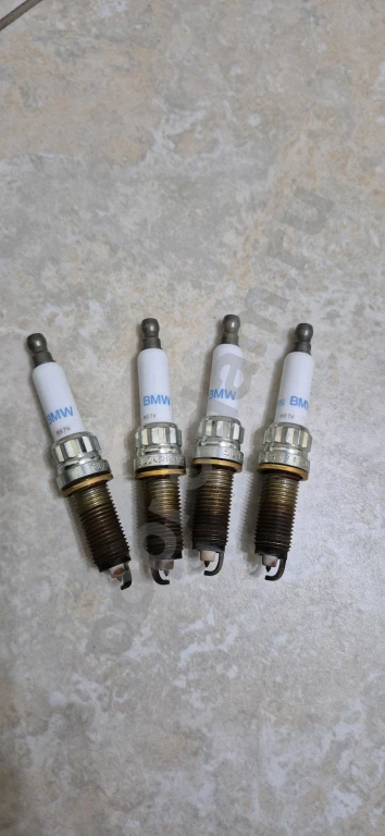 Свечи BMW 12 12 0 039 664