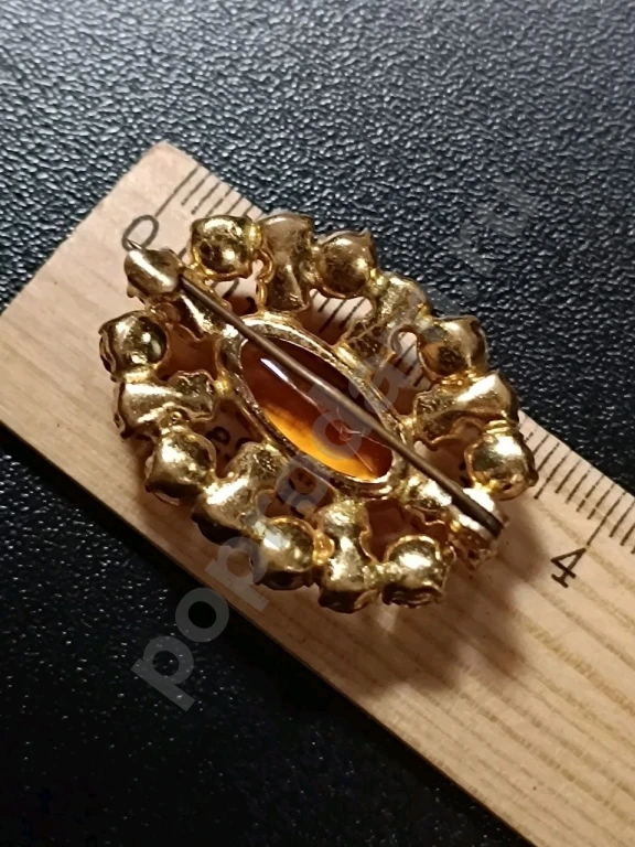 Брошь. Винтаж. Стекло.