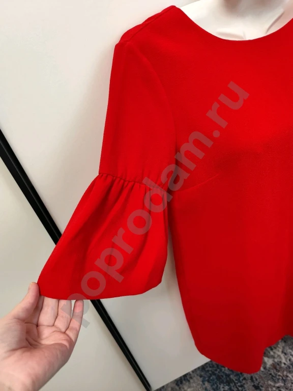 Красное платье