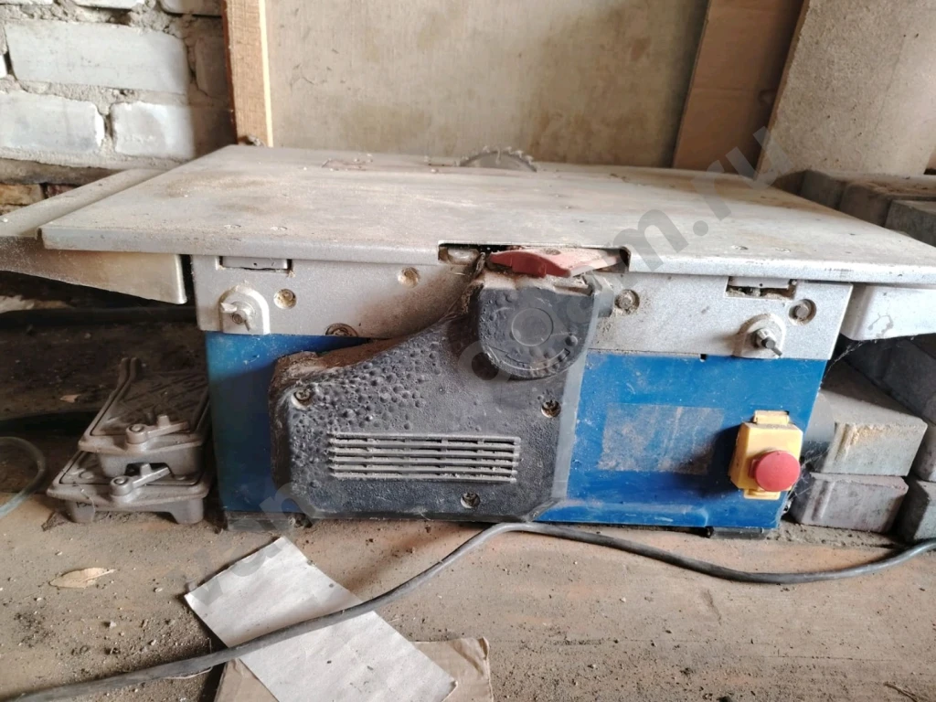 Деревообрабатывающий станок