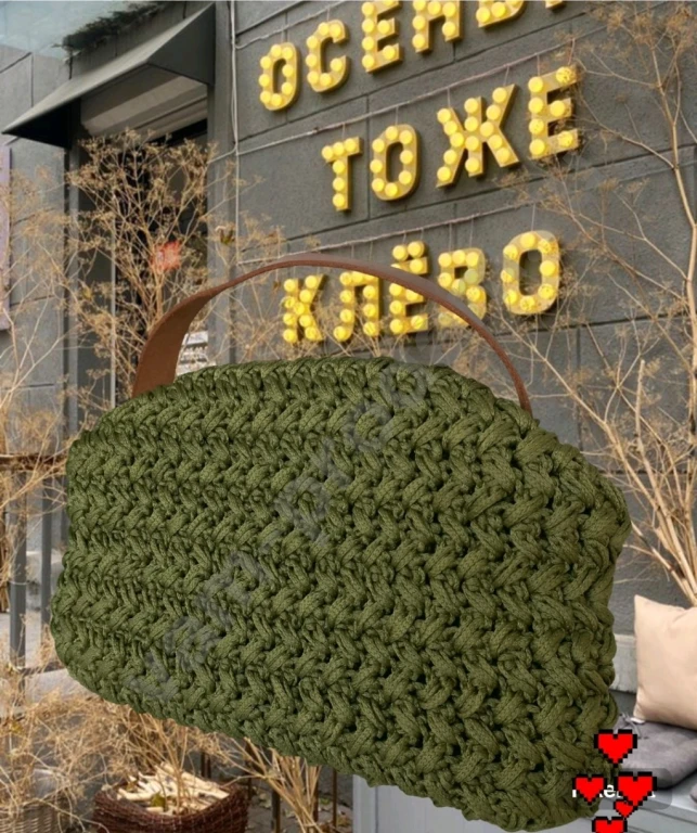 Сумка вязаная вечерняя золотая