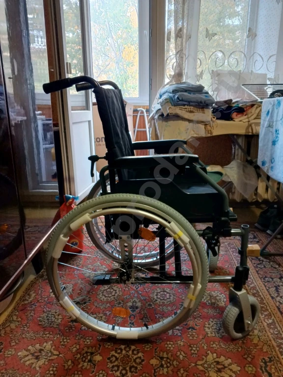 Инвалидная коляска (новая)