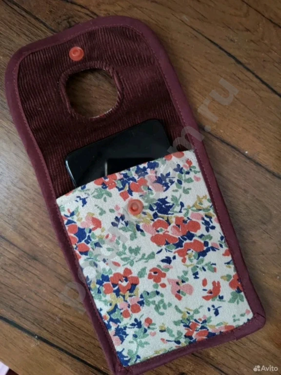 Подставка для зарядного устройства телефона