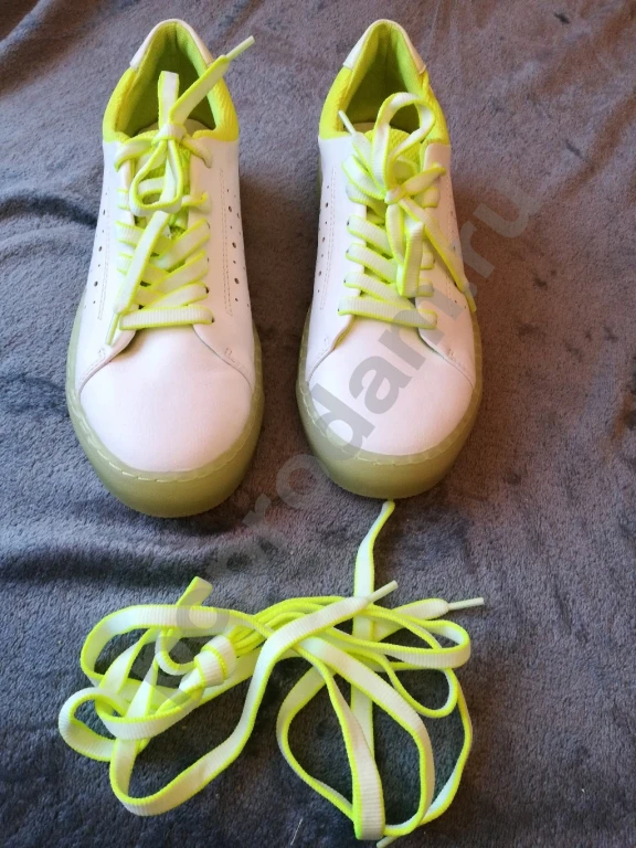 Кроссовки (кеды) Carnaby 40 р.