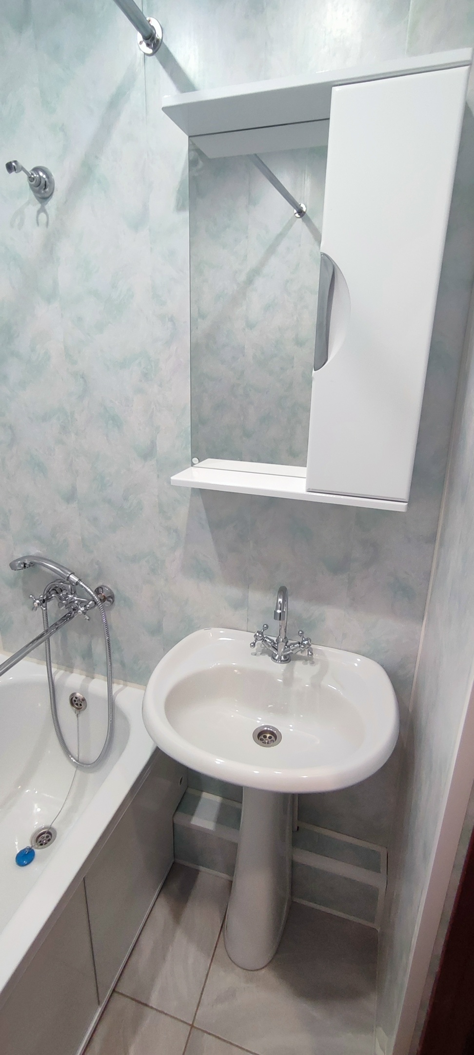 Ремонт ванных комнат, санузлов: Ванная панелями (вместе с материалом)