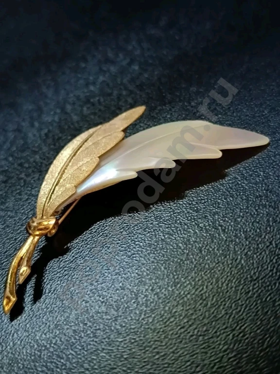 Брошь. Винтаж. Натуральный Перламутр.