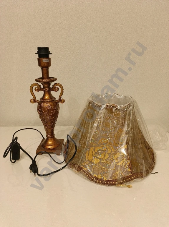 Лампа настольная