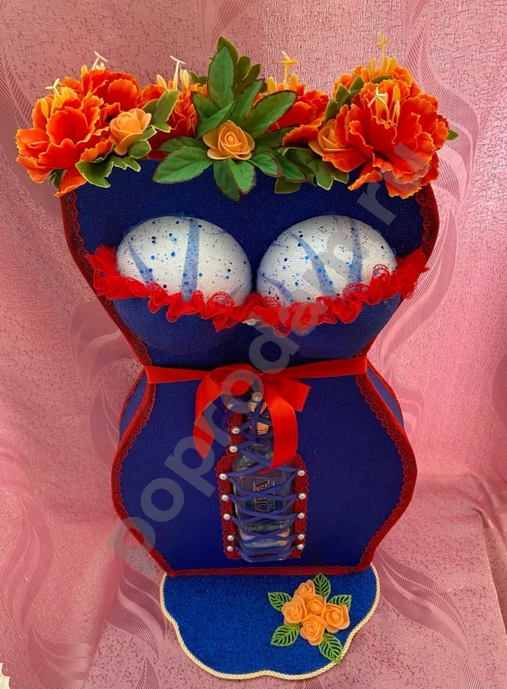 Дама в корсете