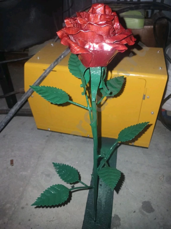 Кованая роза