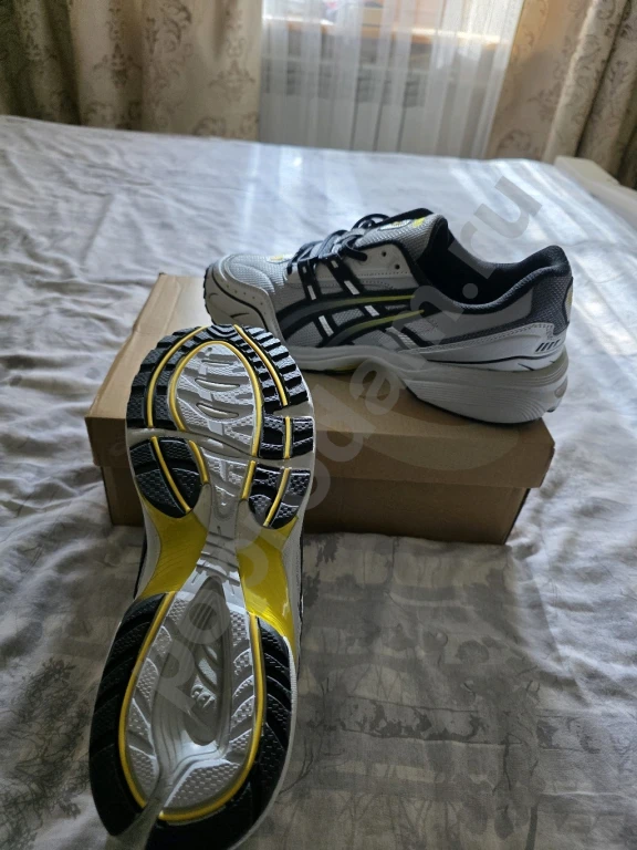 Кроссовки Asics 42