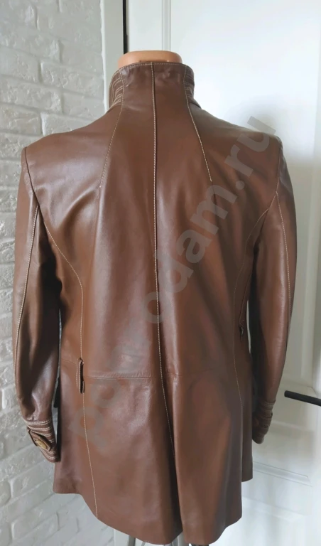 Кожаная женская куртка 50 Италия