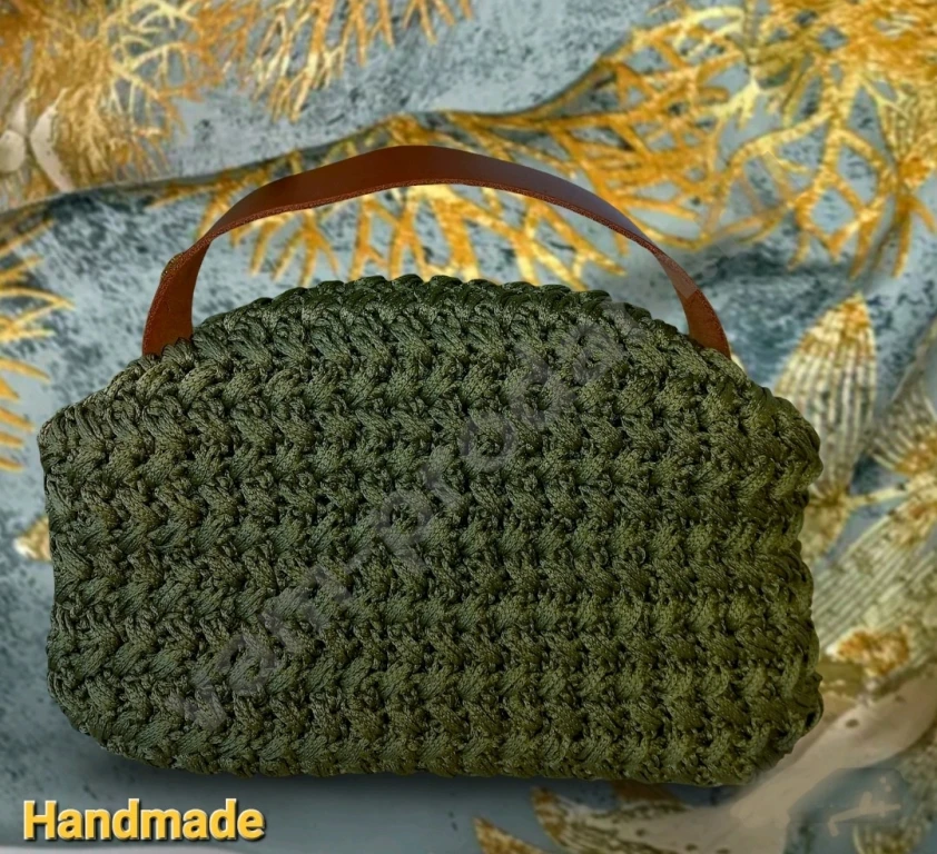 Сумка вязаная вечерняя золотая