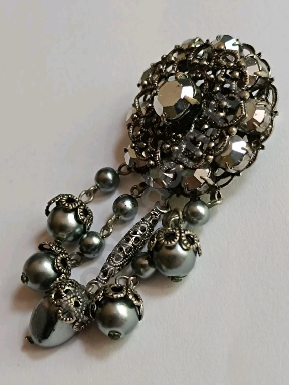 Брошь с Подвесками. Чехия. Jablonex. Винтаж. Стекло.