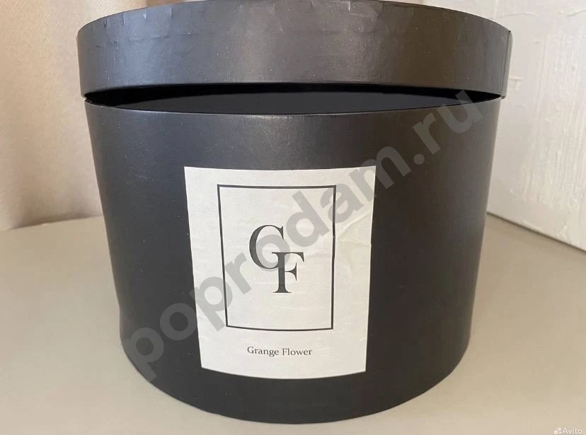 Круглая коробка шляпная чёрная для цветов