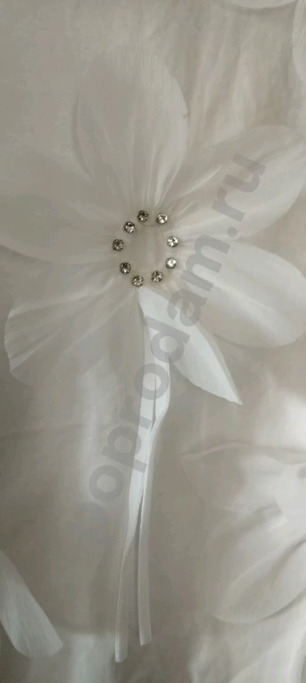 Женская нарядная футболка