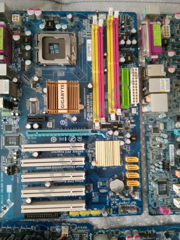 Материнские платы Socket775 DDR2, DDR3