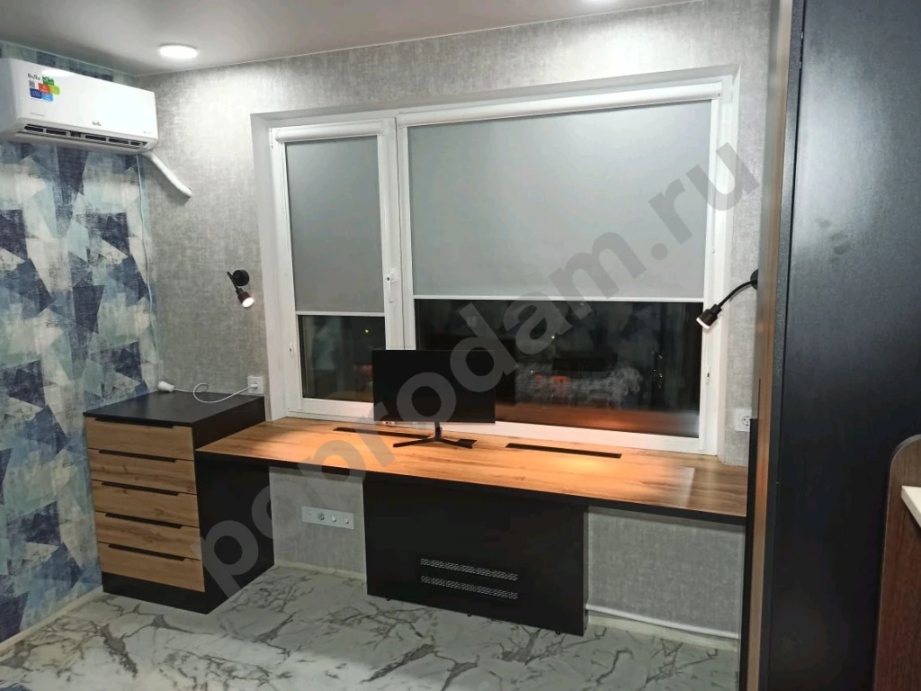 Рабочая зона у окна