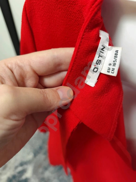 Красное платье