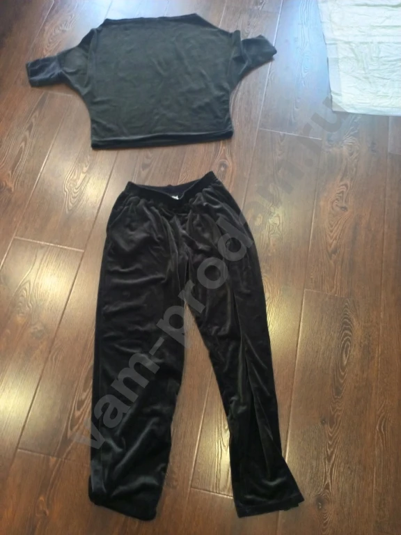 Костюм велюровый женский