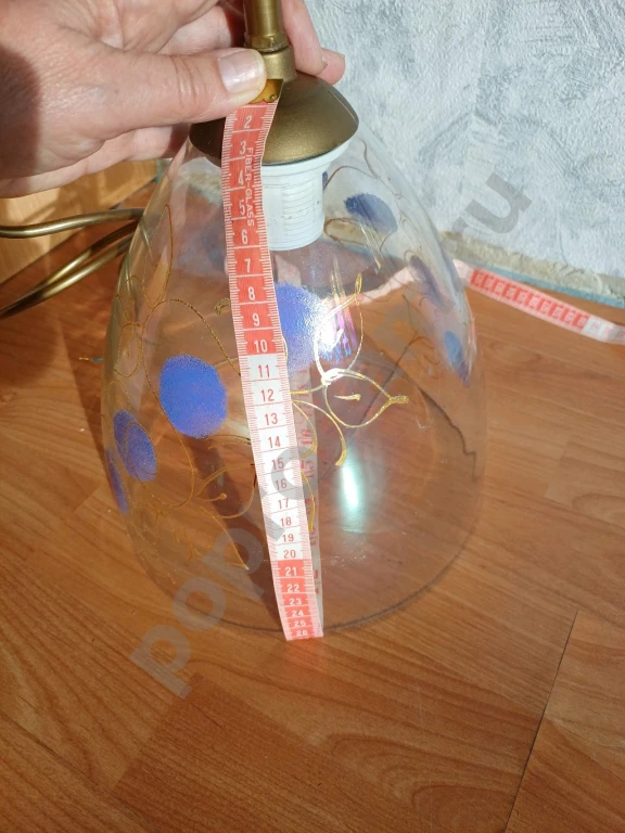 Светильник потолочный стекло с рисунком на одну лампочку. Плафон диаметр 23см. Высота 26см