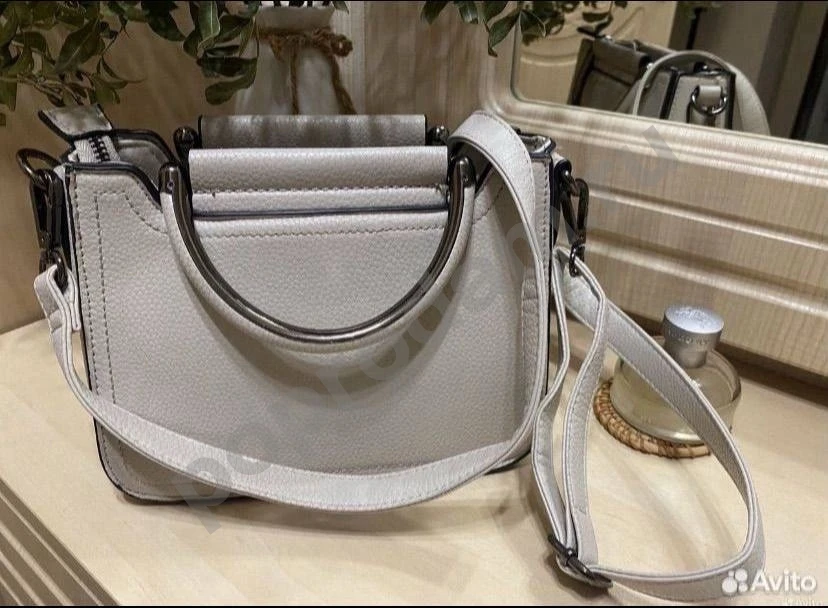 Серая сумка Zarina кросс-боди с круглыми ручками